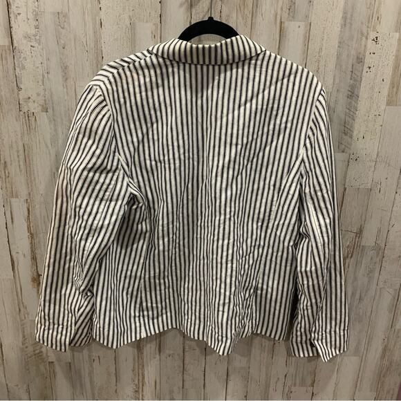 GAP Made With Linen Unstructured Navy Stripe Two Button Blazer - Picture 4 of 5